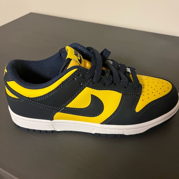 Nike Dunk Low Michigan color way - Picture 1 of 1